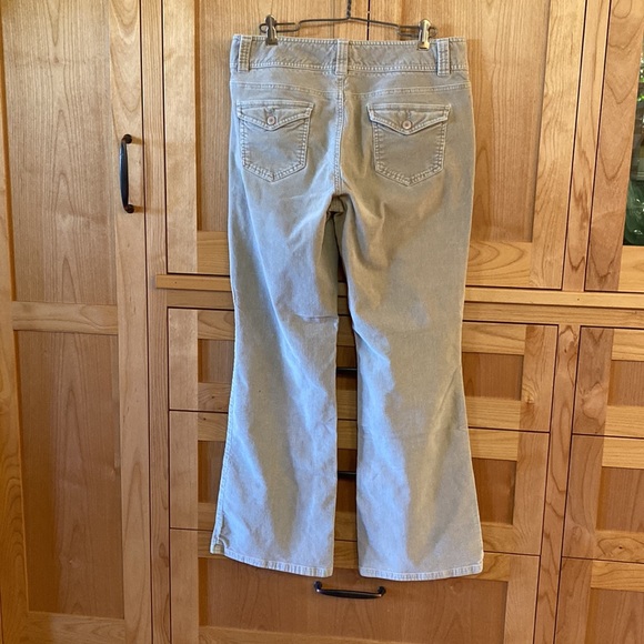 Docker’s Corduroys - Picture 2 of 4